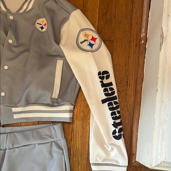 Pittsburgh Steelers Jogging Outfit Gray and White Sports Jacket and Pants Set - Picture 6 of 10